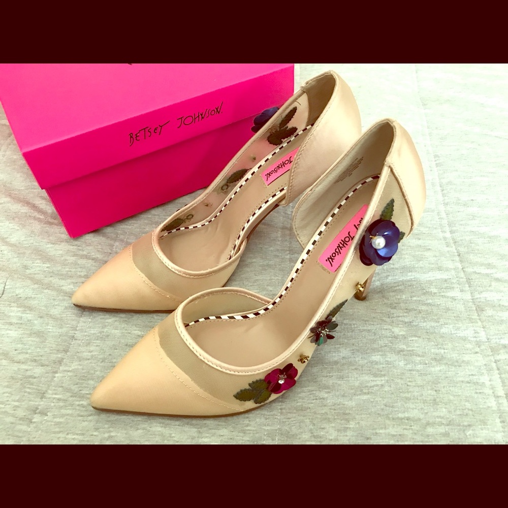 Betsey Johnson Jewel Blush 7.5